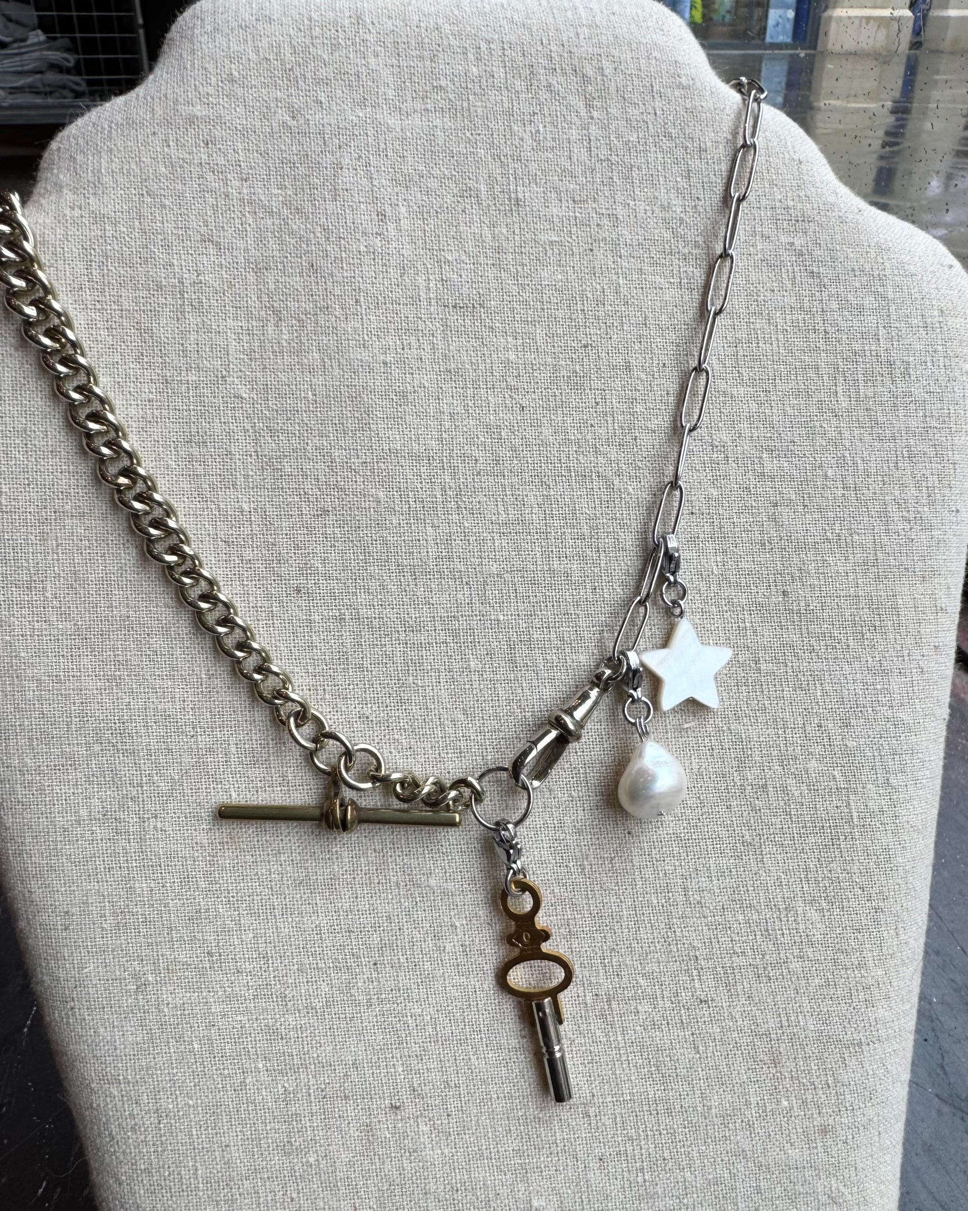 Vintage Mixed Metal Graduated Curb T bar Necklace