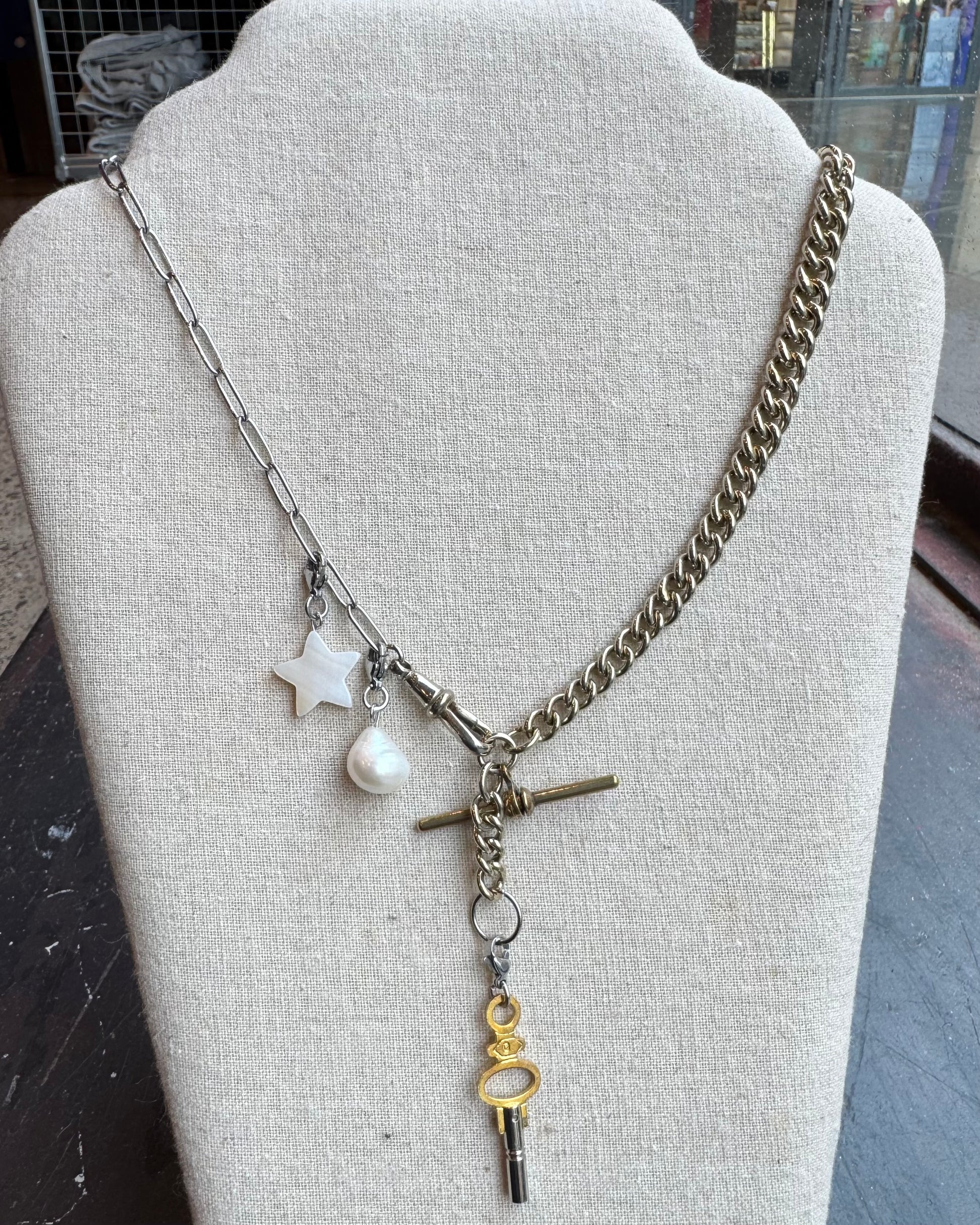 Vintage Mixed Metal Graduated Curb T bar Necklace