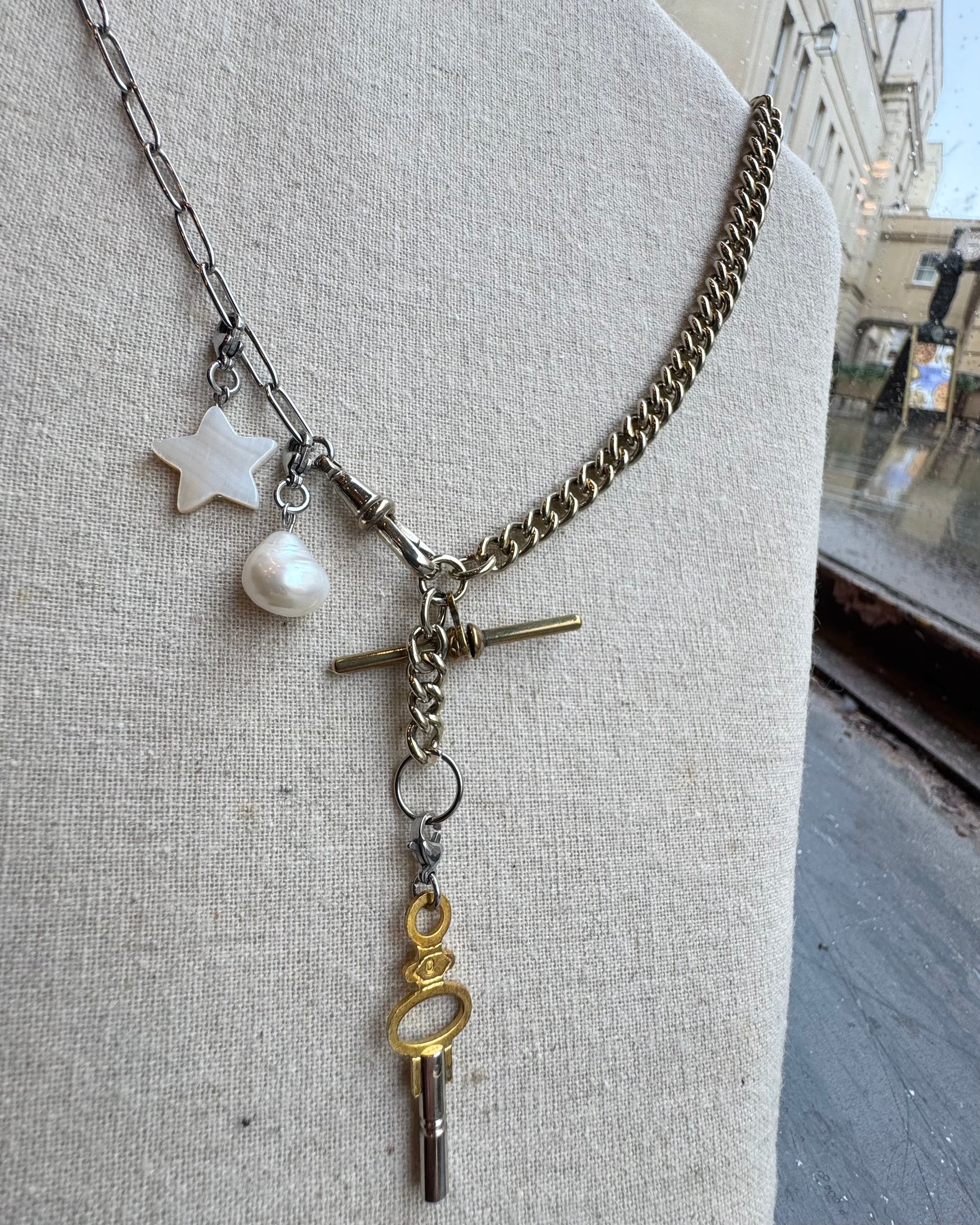 Vintage Mixed Metal Graduated Curb T bar Necklace