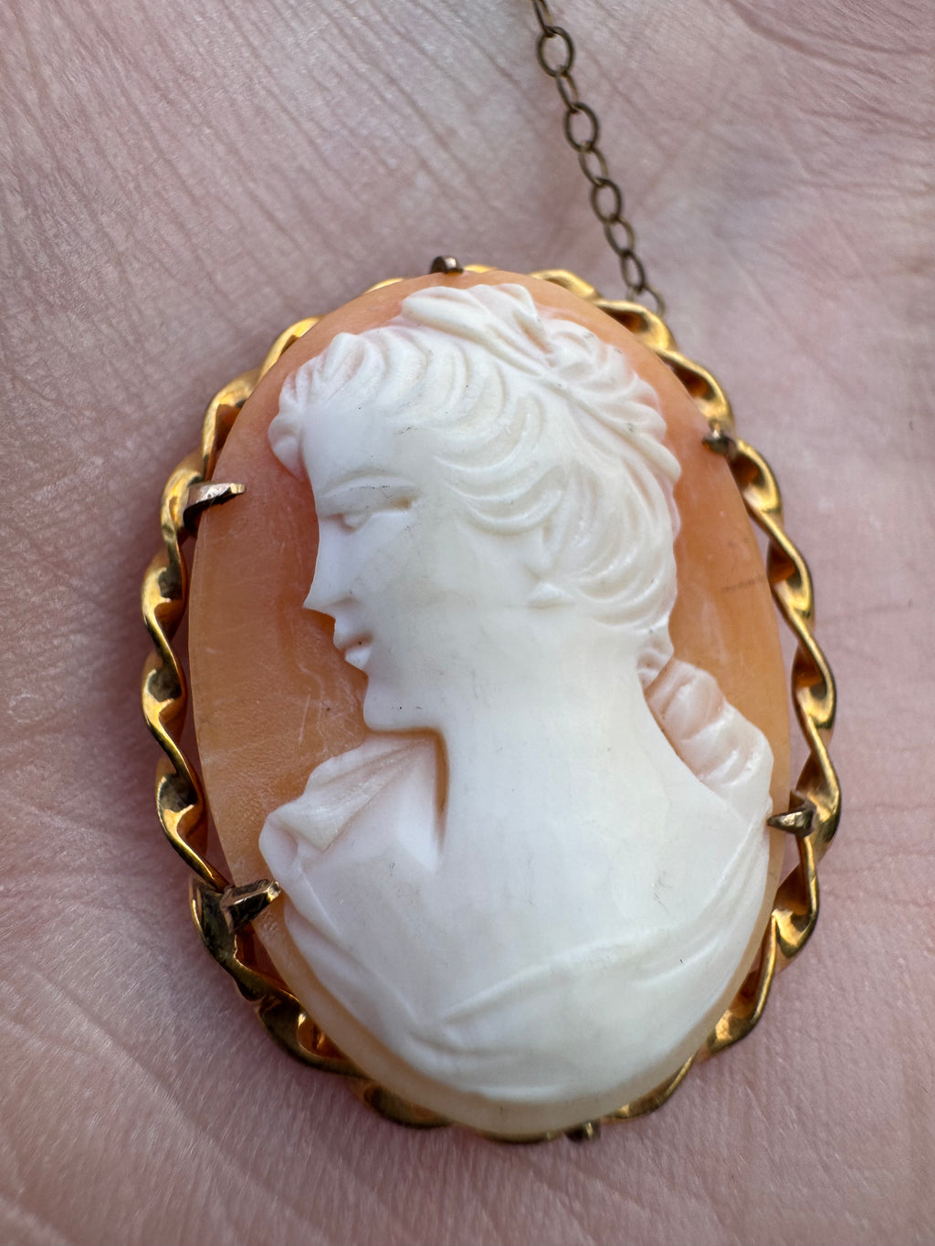 Antique 9ct Gold Twisted Frame Shell Cameo Pendant & Brooch