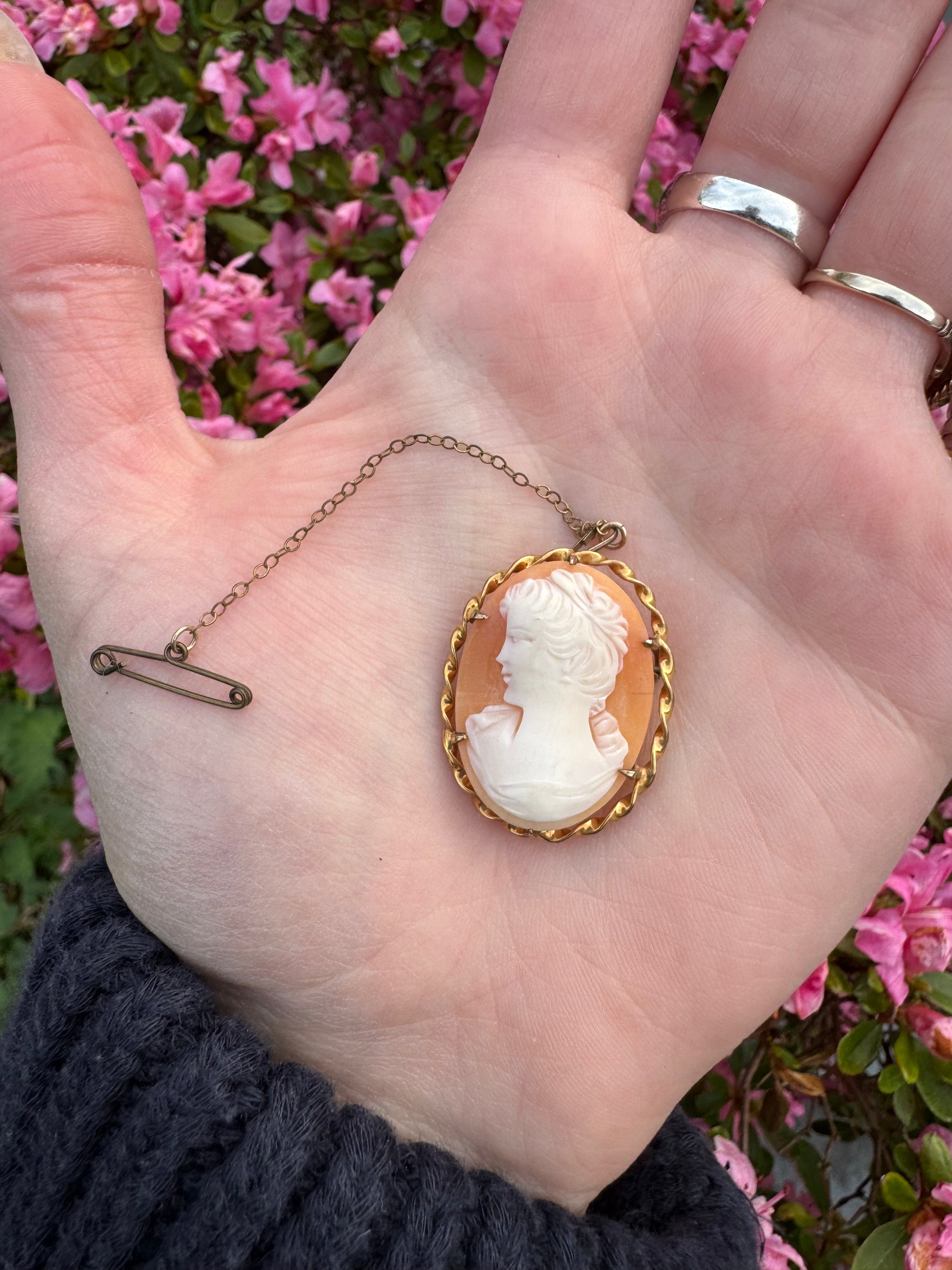 Antique 9ct Gold Twisted Frame Shell Cameo Pendant & Brooch