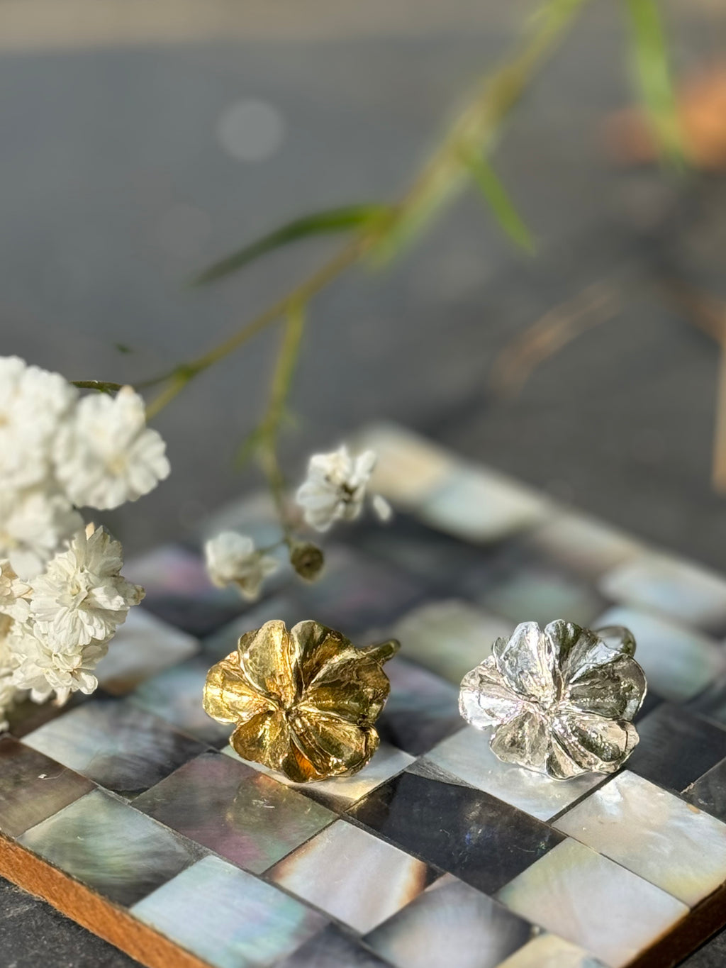 THE FLOWER RING